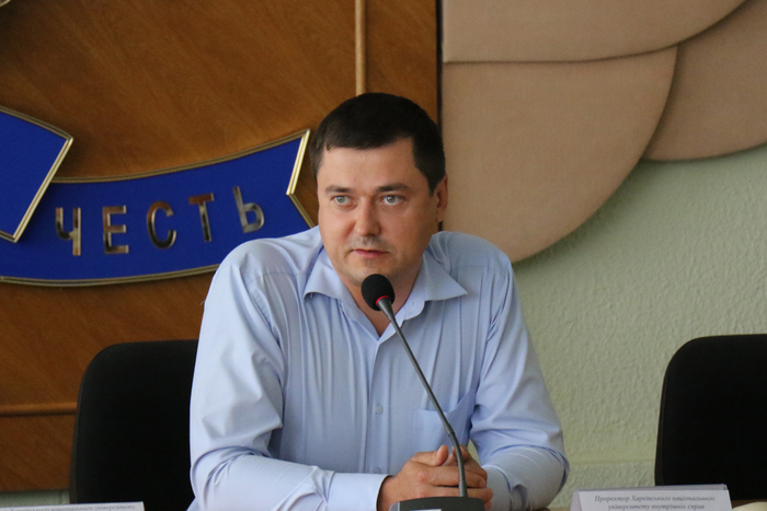 Проректор університету вручив сертифікати працівникам поліції 