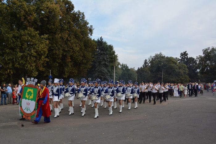 Творчі колективи університету взяли участь у святкових заходах з нагоди 358-ї річниці заснування м. Тростянець
