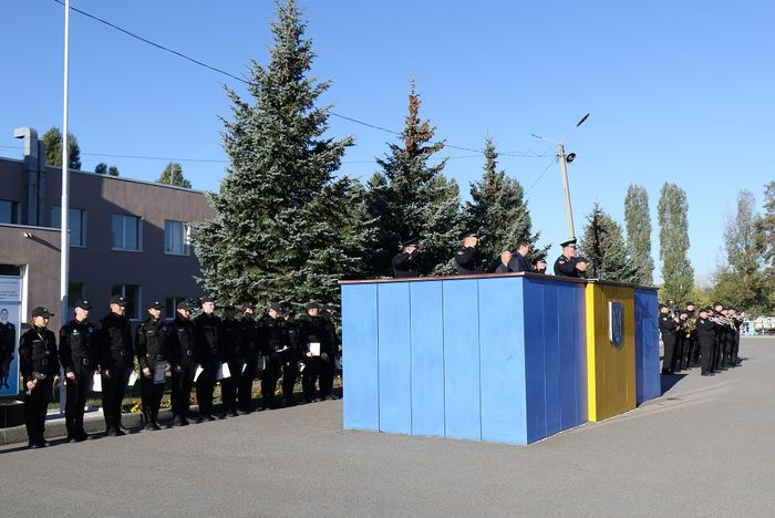 Переможцям спортивних змагань ректор університету Валерій Сокуренко вручив нагороди