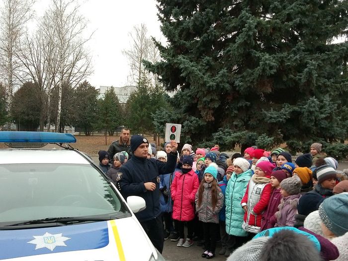 Викладачі «Академії поліції» Сумської філії ХНУВС провели заняття з безпеки дорожнього руху зі школярами 