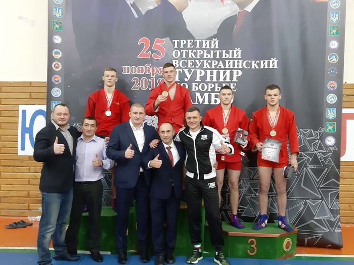 Магістр університету лейтенант поліції Владислав Руднєв виборов золоту медаль з бойового самбо