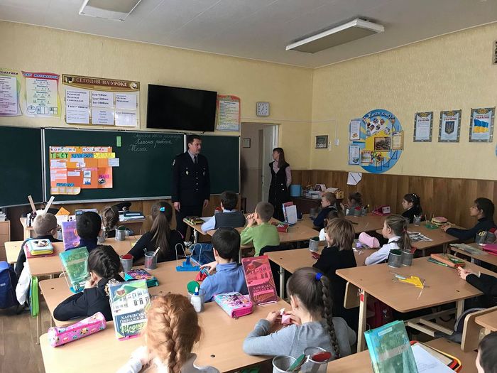 Представник університету учив школярів конструктивно вирішувати конфліктні ситуації