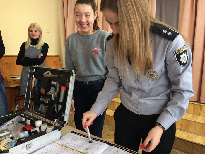 Представники університету прочитали лекцію школярам про права людини