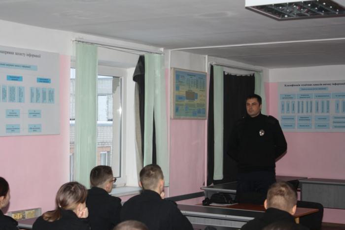 Бінарне заняття для курсантів за участі представника патрульної поліції
