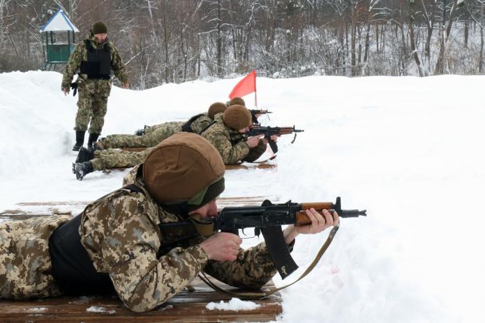 Слухачі кафедри військової підготовки вчилися влучно стріляти