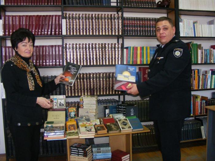 Книжковий дарунок університету з особистої бібліотеки 