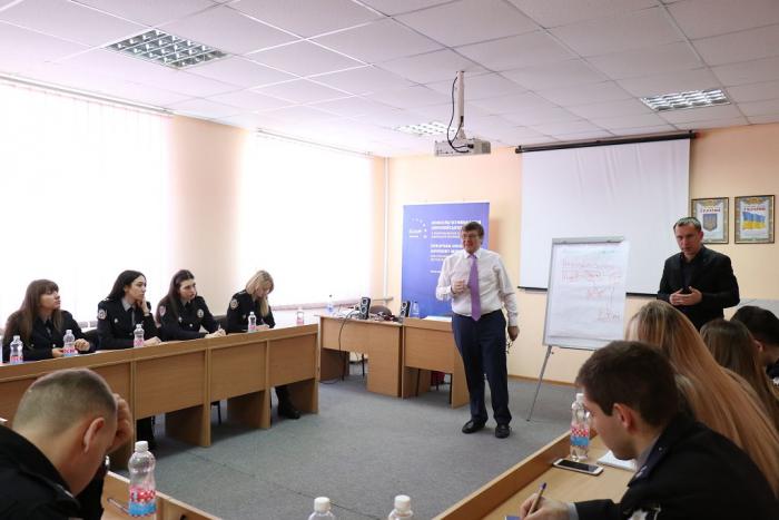 Тренінг-курс з оволодіння англійською методикою проведення допиту