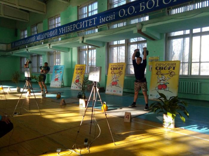 Команда університету з гирьового спорту отримала перемогу 