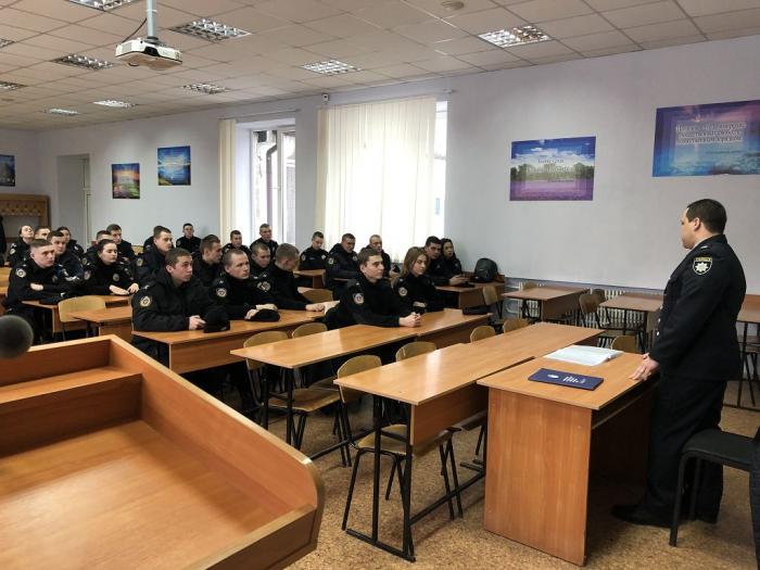 Слухачі курсів підвищення кваліфікації працівників керівного складу Національної поліції провели зустрічі з курсантами