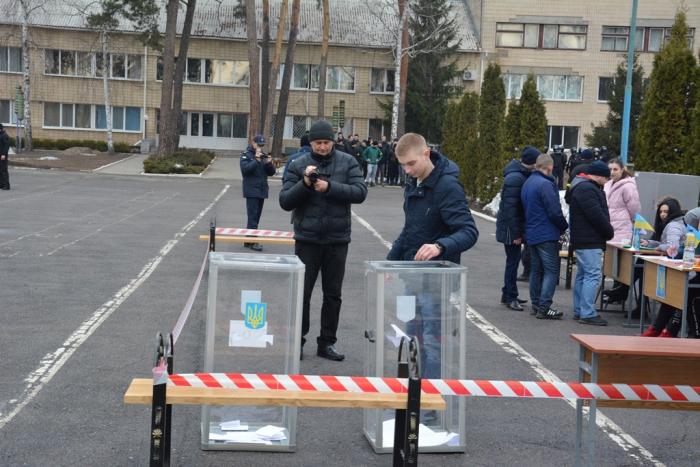 В «Академії поліції» Сумської філії ХНУВС відбулися тактико-спеціальні навчання з реагування на нештатні ситуації під час виборів Президента України