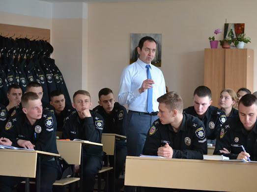 A binary lesson on human rights protection