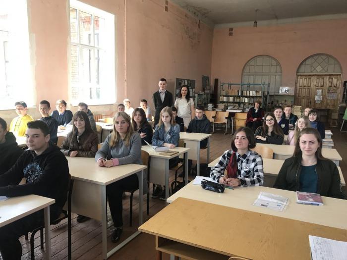 Представники факультету № 6 університету поспілкувалися з учнями та студентами Вовчанська