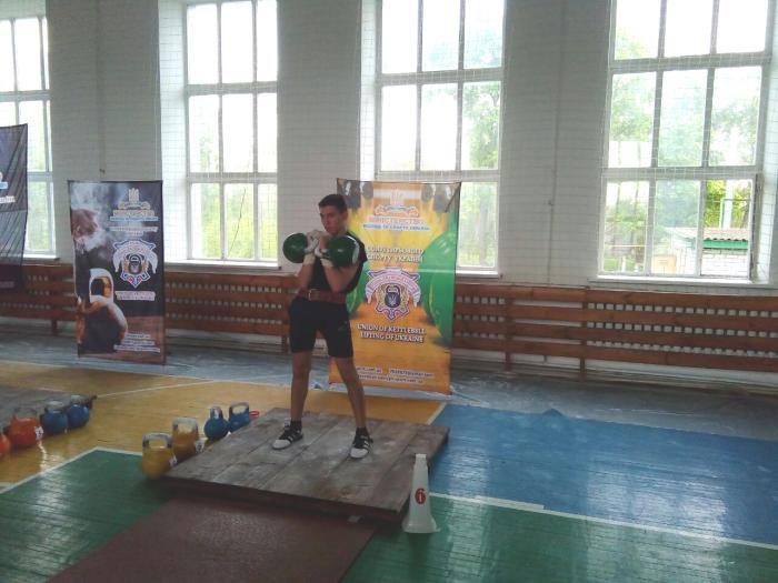 Курсанти університету вибороли право взяти участь у чемпіонаті Європи з гирьового спорту