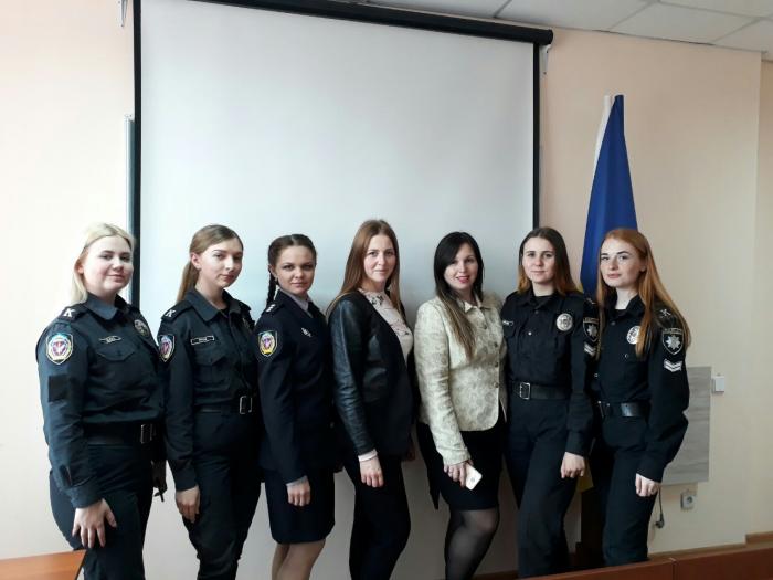 Члени Наукового товариства університету провели круглий стіл до Дня Європи