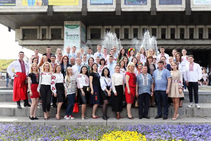 Представники університету стали учасниками параду вишиванок