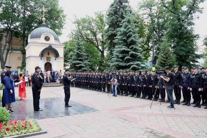 Свято останнього дзвоника відзначили випускники Ліцею «Правоохоронець»
