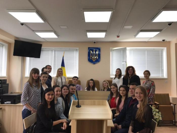 Студенти магістратури ознайомилися з роботою Дзержинського районного суду м. Харкова