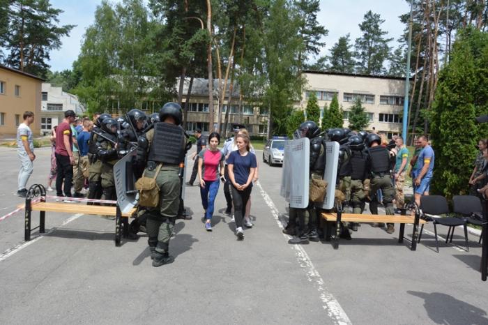 В Академії поліції Сумської філії ХНУВС відпрацювали реагування на нештатні ситуації під час позачергових виборів до Верховної Ради України