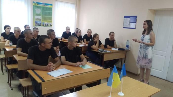 Для першокурсників провели лекцію щодо діяльності НАТО