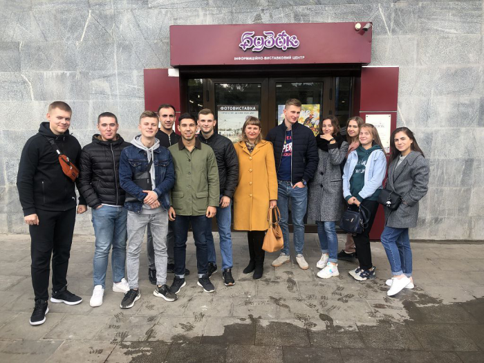 Курсанти відвідали фотовиставку «Справа в тому, що в мене немає дому»