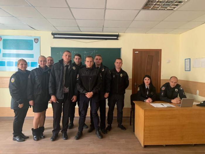 Бінарне заняття з поліцейської діяльності та публічного адміністрування