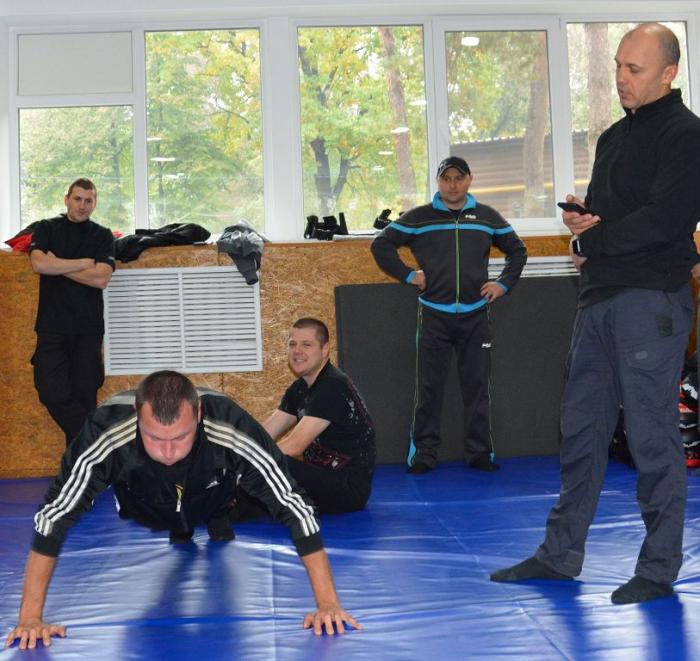 Працівники університету складають заліки  в системі службової підготовки