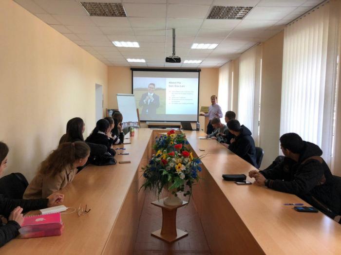 Бінарне заняття з іноземної мови для студентів Сумської філії ХНУВС