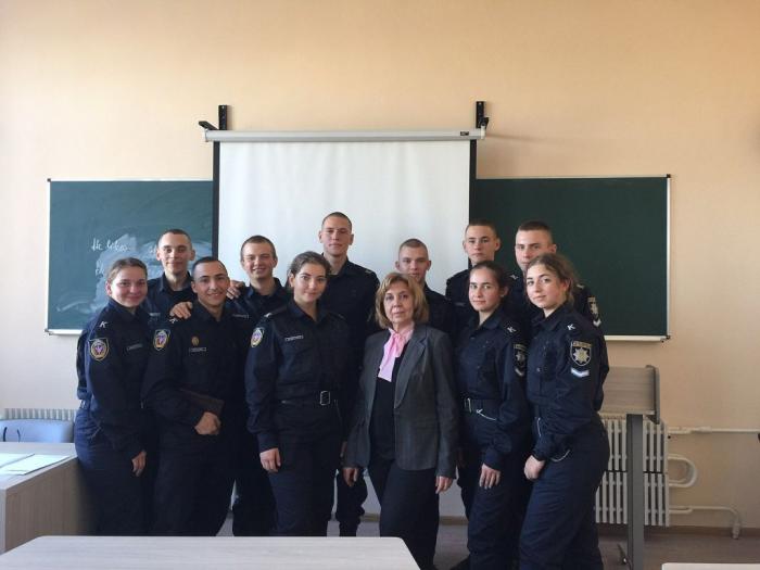 Служити та захищати!