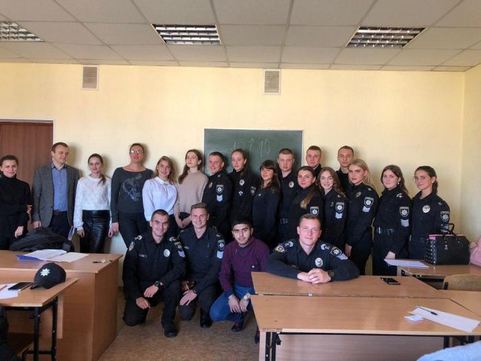 Курсанти та студенти університету провели інтелектуальну гру «Дебати»