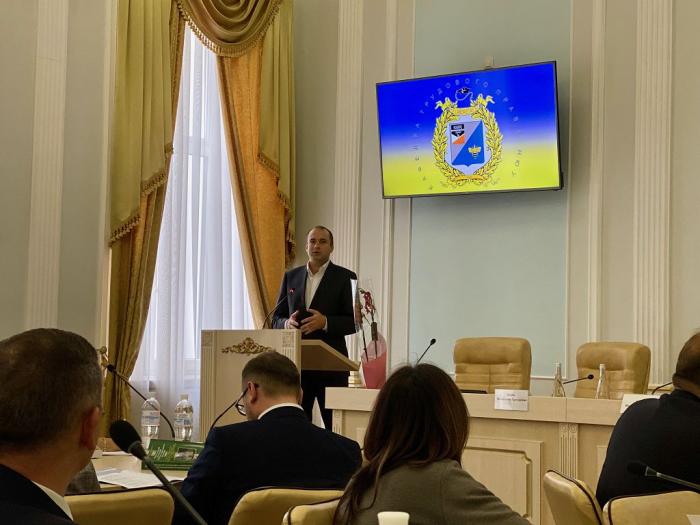 Кафедра трудового та господарського права привітала колег з ювілеєм