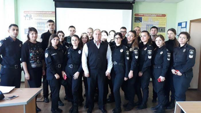 Відбувся семінар за участі курсантів з розслідування злочинів, пов’язаних з незаконним обігом наркотичних засобів, психотропних речовин і прекурсорів 