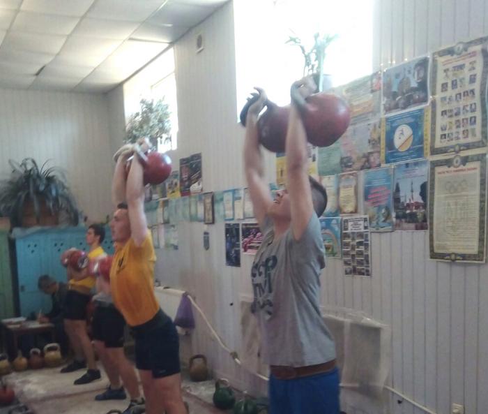 Перемоги спортсменів університету у гирьовому спорті