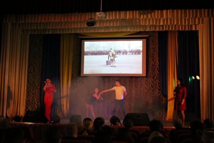 Виступ колективу художньої самодіяльності факультету № 4