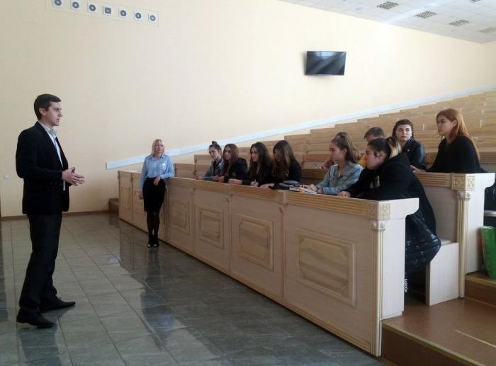 Засідання наукового гуртка кафедри фундаментальних та юридичних дисциплін, присвячене 25-річчю створення університету