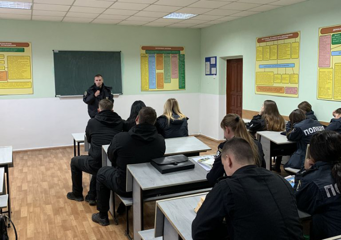 Бінарне заняття для курсантів за участі працівників патрульної поліції кількох областей