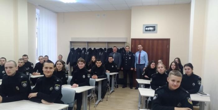 Для курсантів проведено дискусійний клуб з представниками КМЄС 