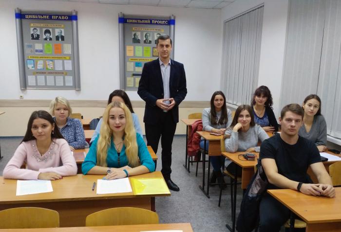 Науковий гурток розглянув історико-правові проблеми держави та права в Україні 