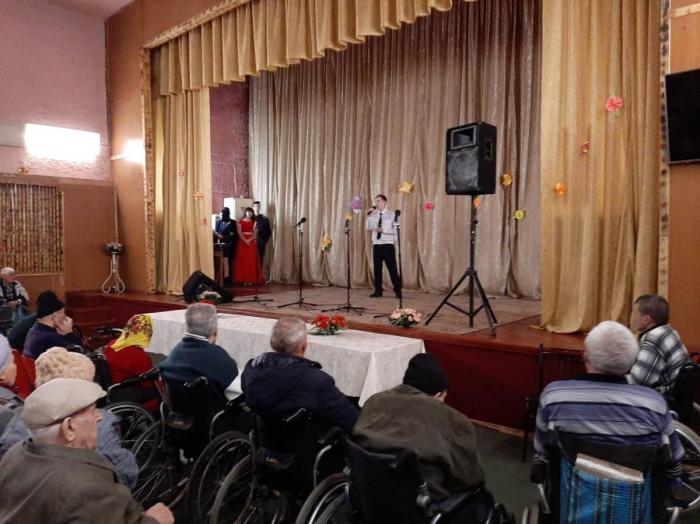 Благодійна допомога людям з обмеженими можливостями