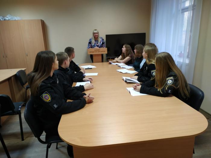 Відбулося засідання наукового гуртка кафедри гуманітарних дисциплін, присвячене 25-річчю створення Сумської філії ХНУВС