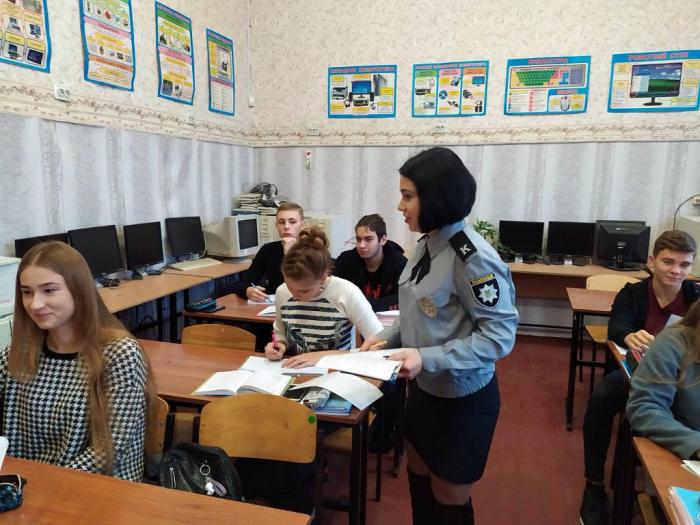 Профорієнтаційні зустрічі з майбутніми випускниками Мереф’янського медичного ліцею Харківської обласної ради