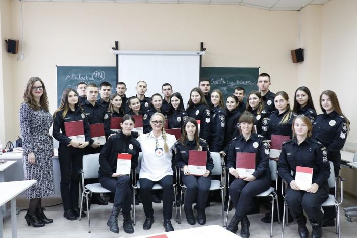 Міжнародне гуманітарне право та міжнародні правила і стандарти правоохоронної діяльності