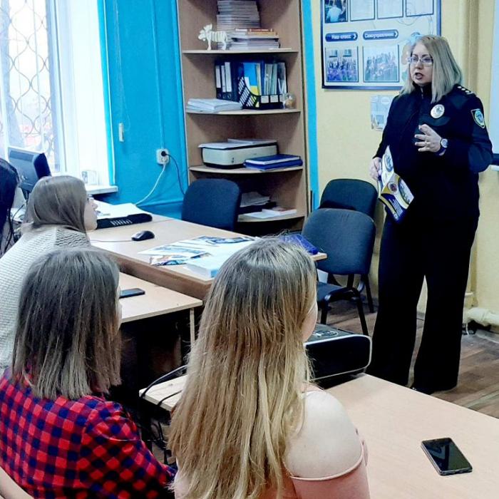 Для учнів Харківської загальноосвітньої школи І-ІІІ ступенів № 101 проведено бесіди на правові теми