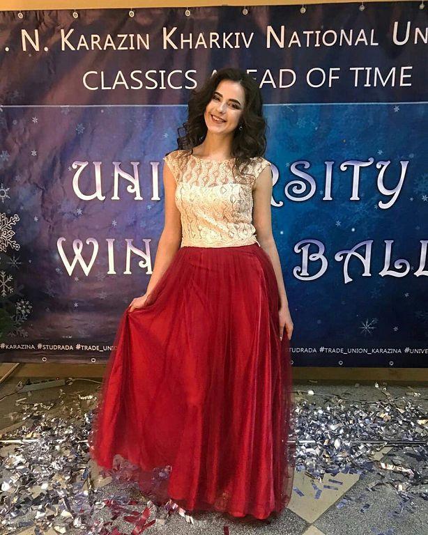 Курсантка університету взяла участь у V Каразінському благодійному зимовому балі