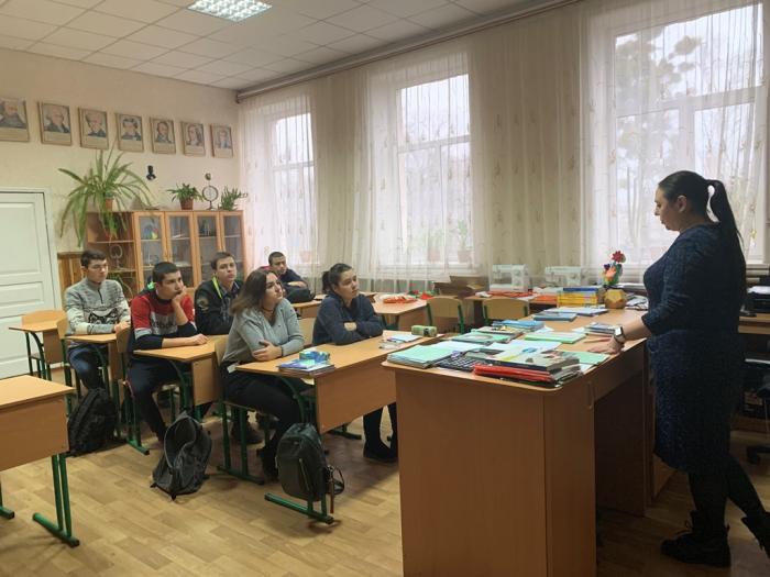 Проведено профорієнтаційні бесіди у школах Лебединського району