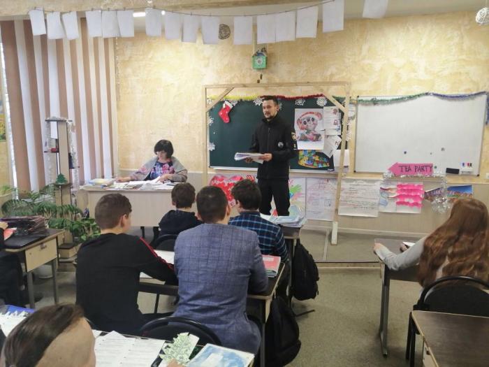 Слухачі магістратури знайомлять школярів з університетом та професією поліцейського