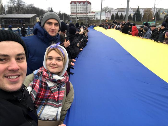 Курсанти  та слухачі Сумської філії долучилися до міської акції «Ланцюг єдності»