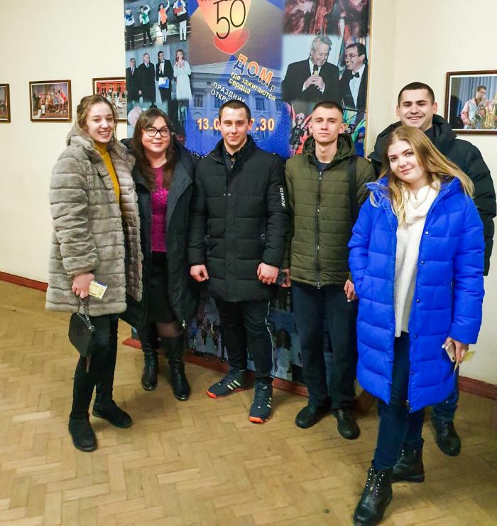 Курсанти переглянули сучасну театральну виставу