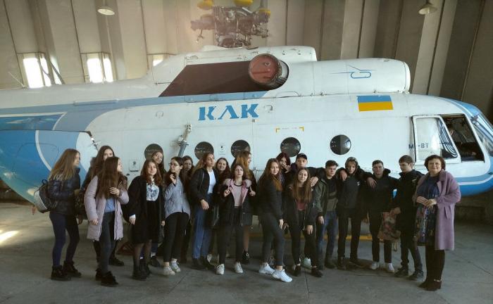 Учні Кременчуцького ліцею № 11 «Гарант» та ЗОШ № 12 побували на аеродромі «Велика Кохнівка»