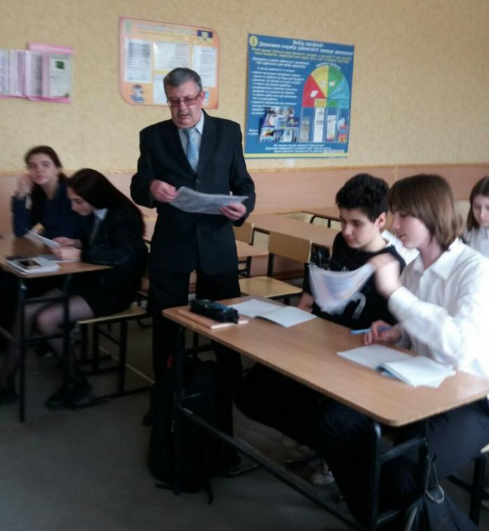 Школярі Харківської ЗОШ № 127 зустрілися з представником ХНУВС