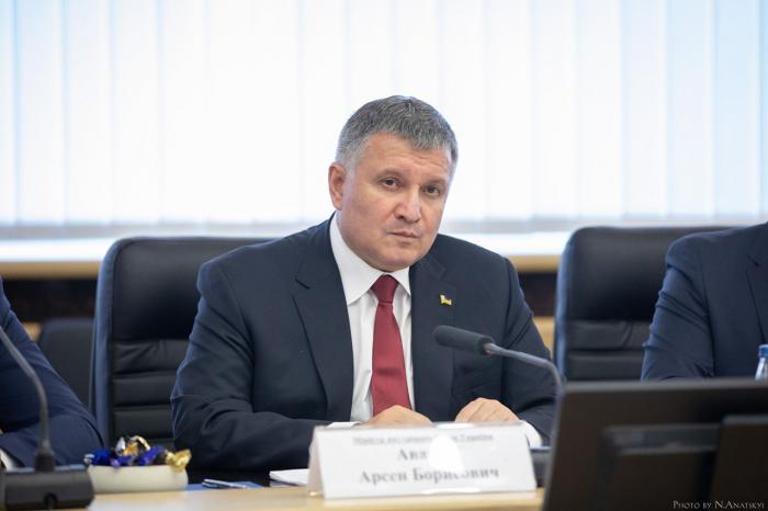 Арсен Аваков: Уряд прийняв рішення допомогти малозабезпеченим людям пережити період карантину